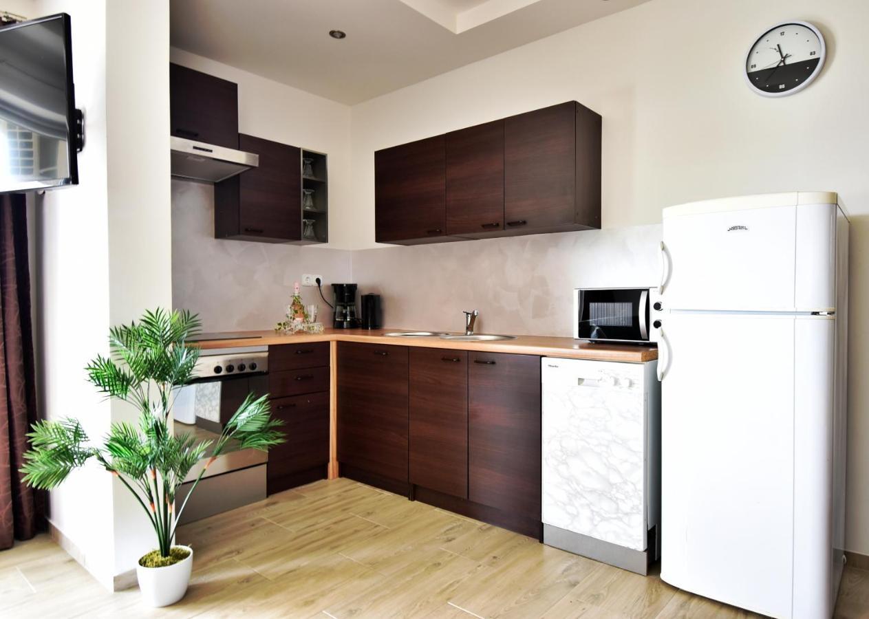 Apartmani Solis Vir Buitenkant foto